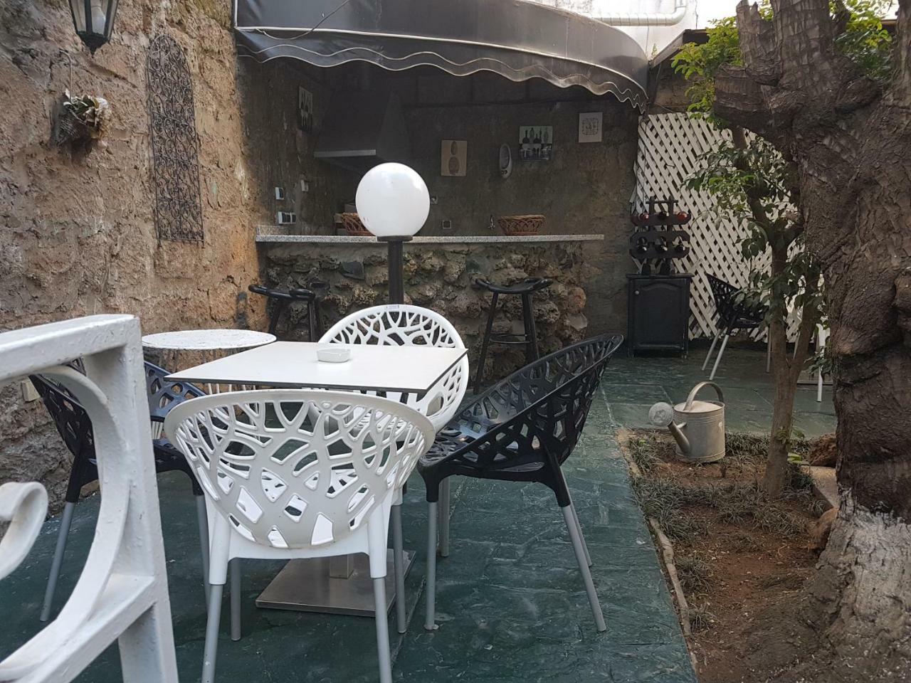 קניטרה Ambassy Hotel מראה חיצוני תמונה