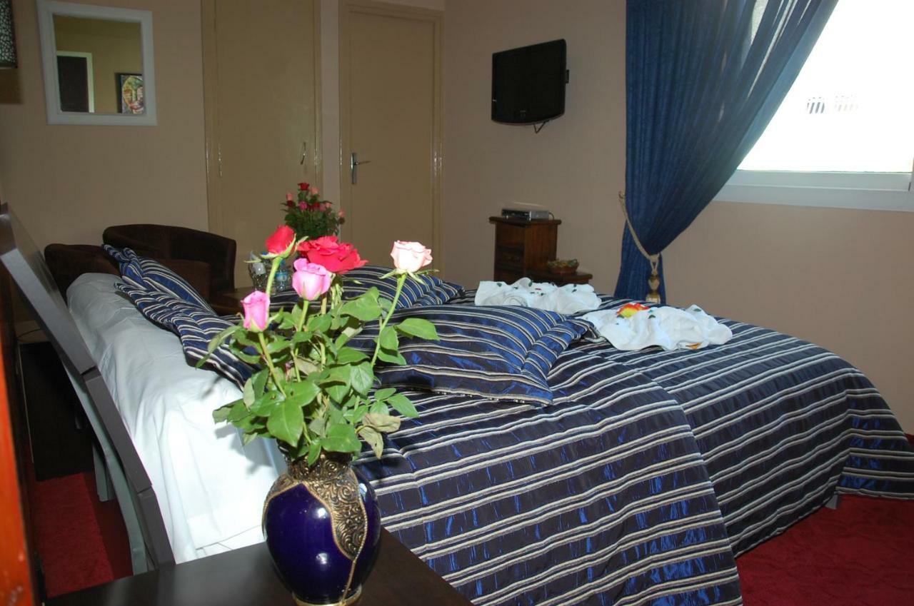 קניטרה Ambassy Hotel מראה חיצוני תמונה