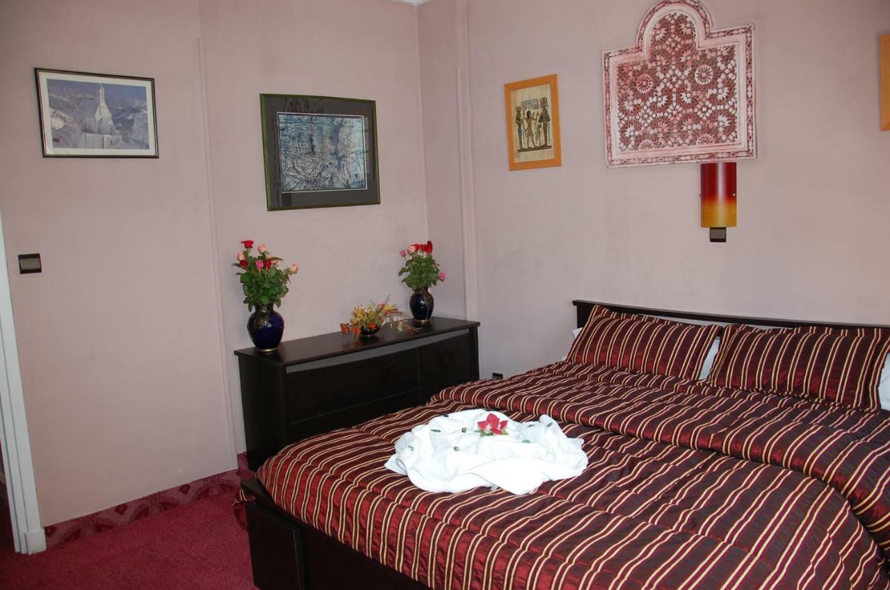 קניטרה Ambassy Hotel מראה חיצוני תמונה