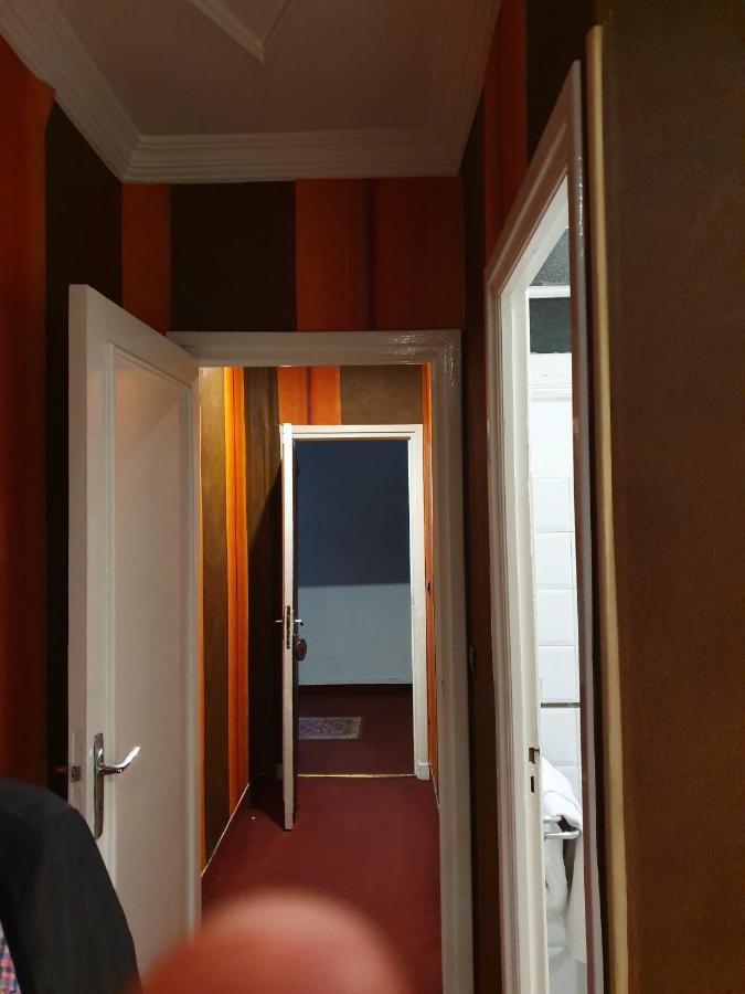 קניטרה Ambassy Hotel מראה חיצוני תמונה